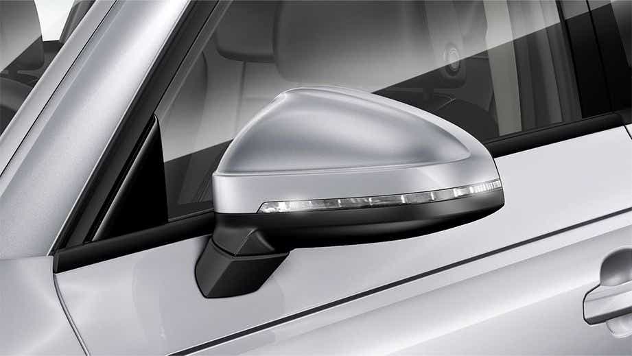 Side mirror close-up of an Audi A4