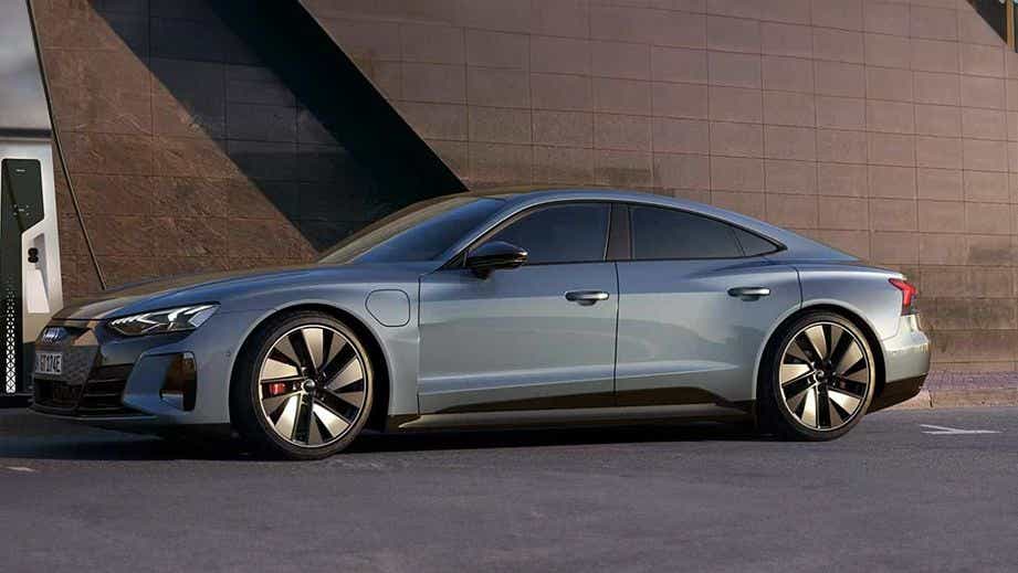 side view of an Audi e-tron GT