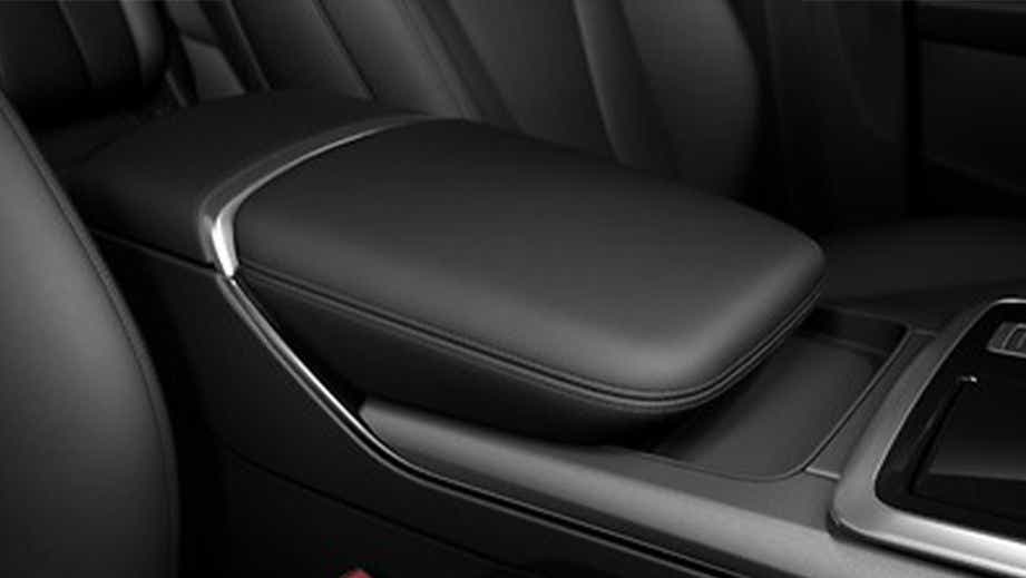 center armrest of an Audi Q7 2022-2023 interior