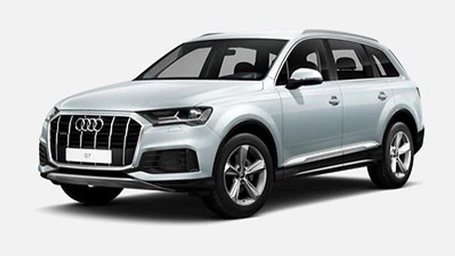 front three-quarter view of an Audi Q7 2022-2023