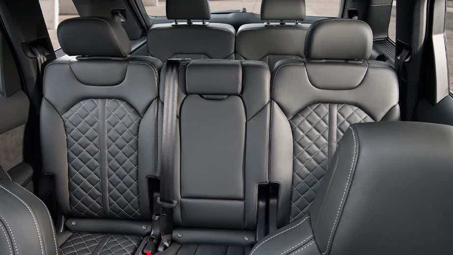 Rear seat view of an Audi Q7 2022-2023 interior