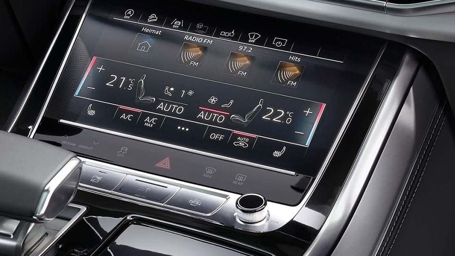 interior dashboard of an Audi Q7 2022-2023