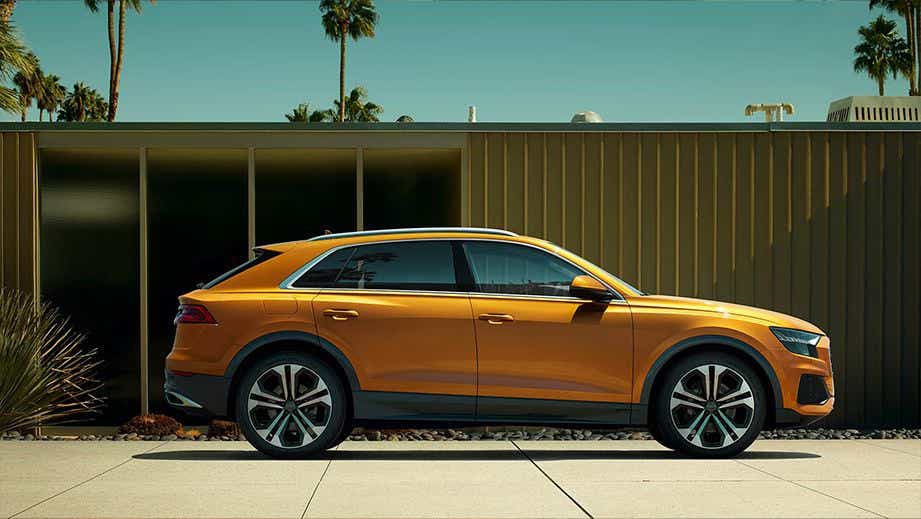 side profile of an Audi Q8 2020-2023