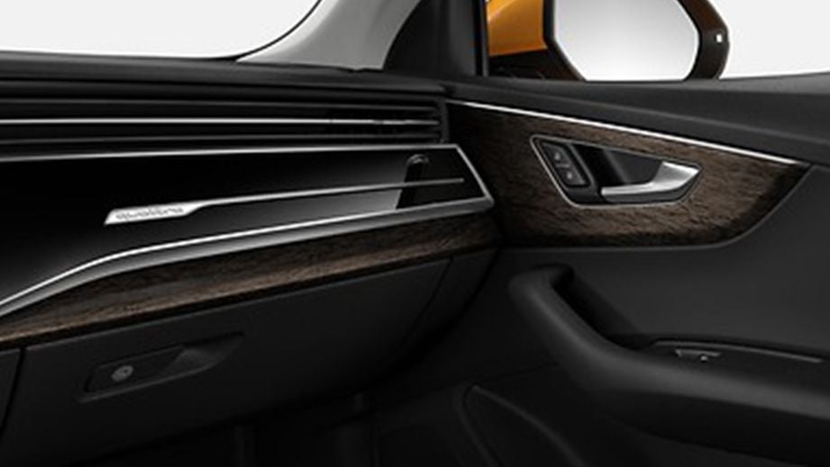 front passenger interior door and dashboard of an Audi Q8 2020-2023