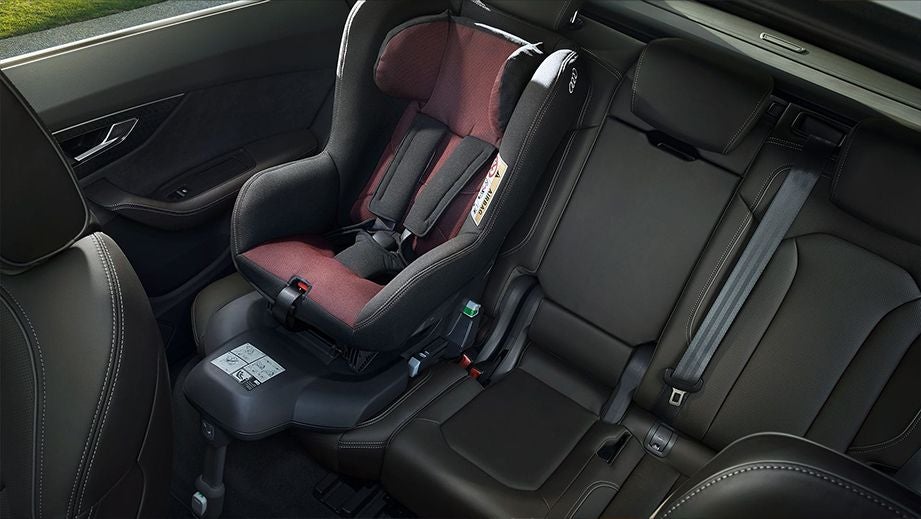 rear seat with child car seat of an Audi Q8 2020-2023