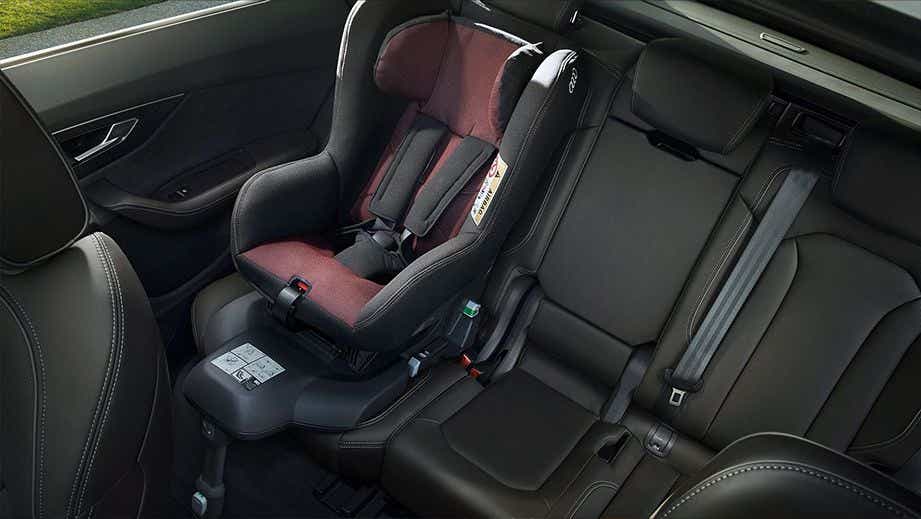 rear seat with child car seat of an Audi Q8 2020-2023