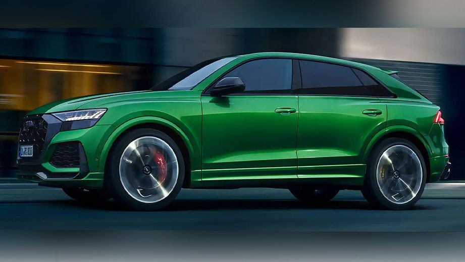 side view of an Audi RS Q8