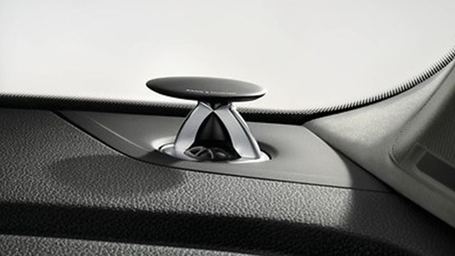 dashboard speaker close-up of a Audi RS Q8