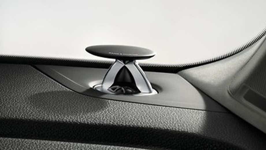 dashboard speaker close-up of a Audi RS Q8