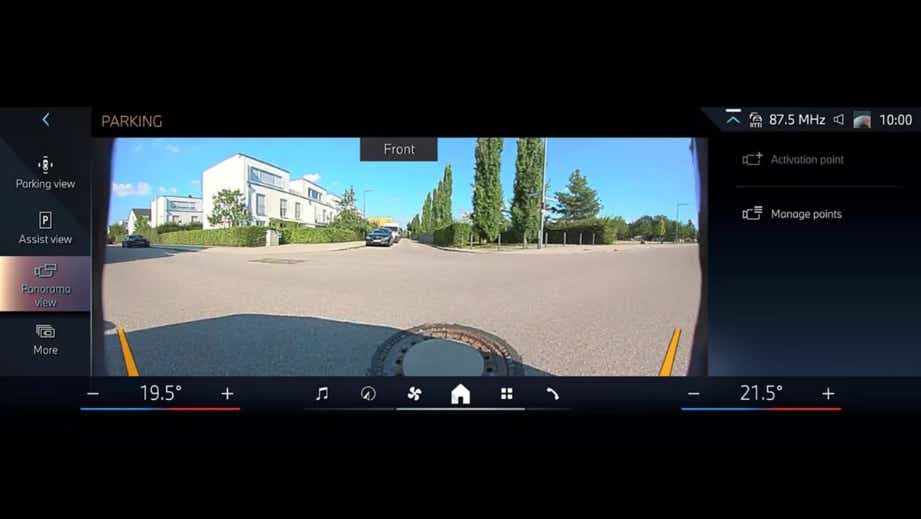 Front camera display of a BMW iX1 infotainment system