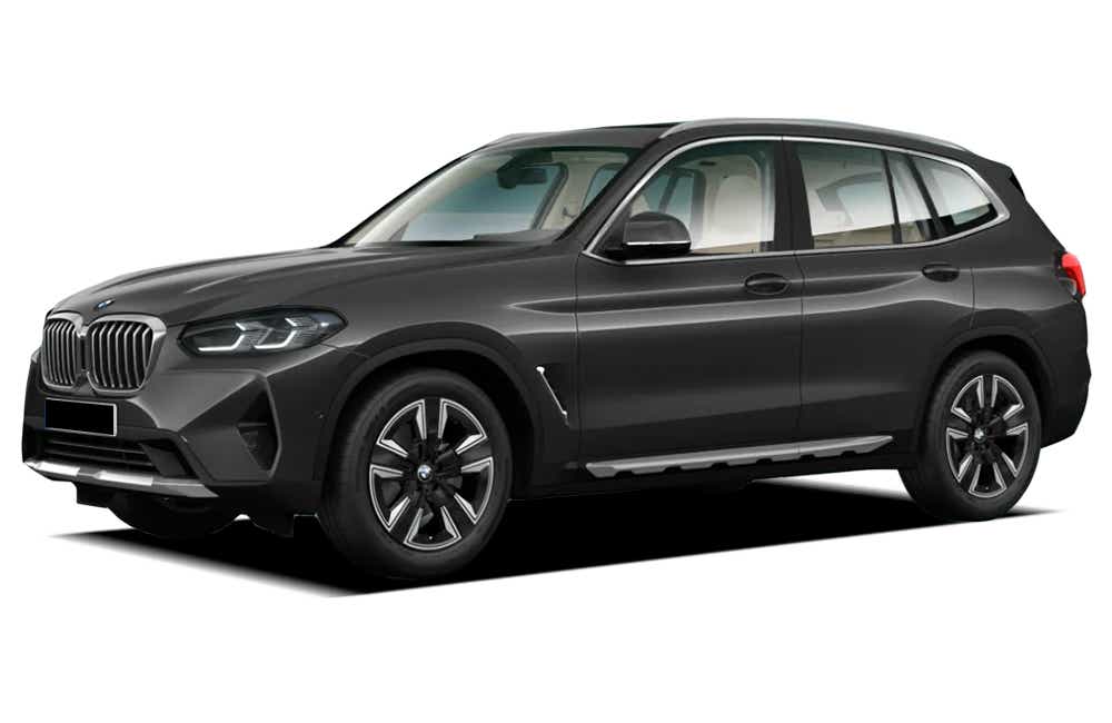 front three-quarter view of a BMW X3 2023-2024