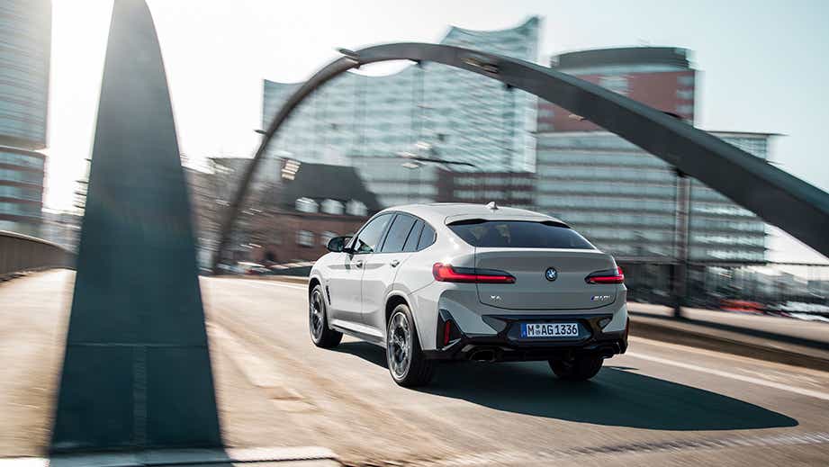 rear three-quarter of a BMW x4