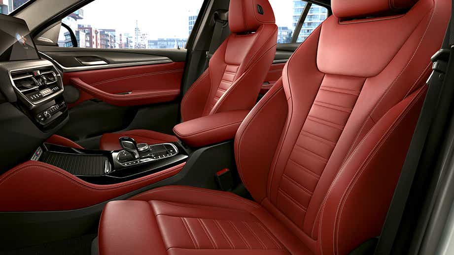 Front interior seats and dashboard of a BMW x4
