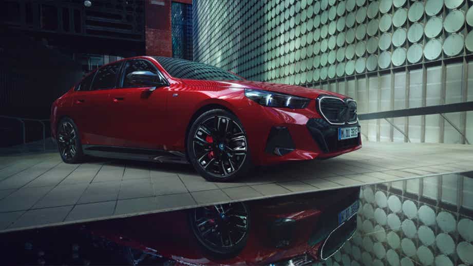 front three-quarter view of a BMW i5