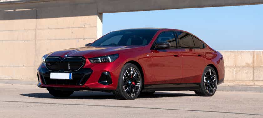 Front three-quarter of a BMW i5