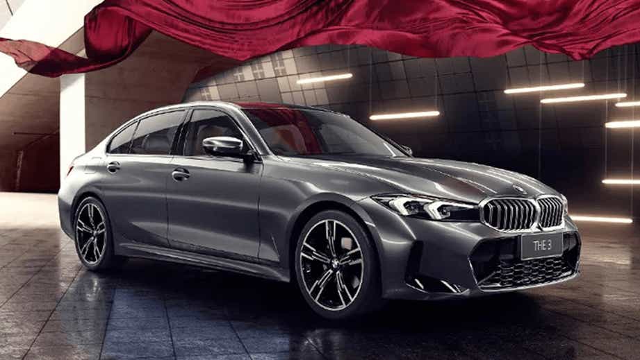 front three-quarter view of a BMW 3 Series Gran Limousine