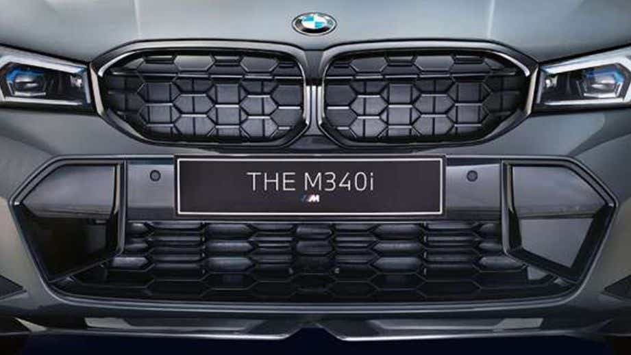 front grille view of a BMW 3 Series M340i