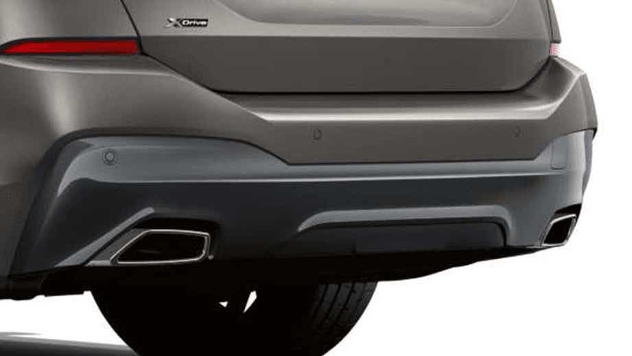 rear bumper and exhaust of a BMW 6 Series