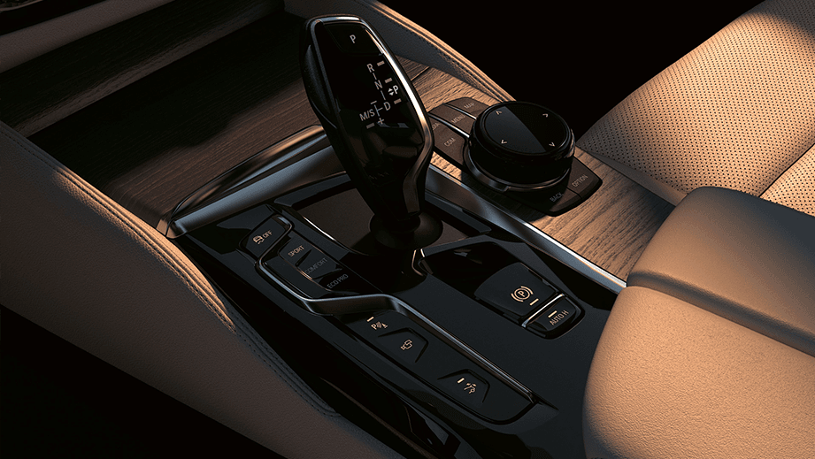 gear shifter and center console of a BMW 6 Series