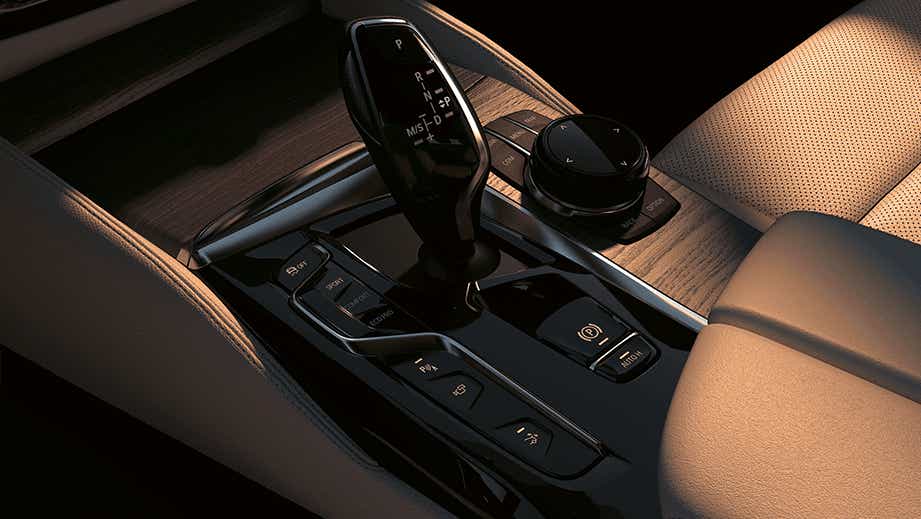 gear shifter and center console of a BMW 6 Series
