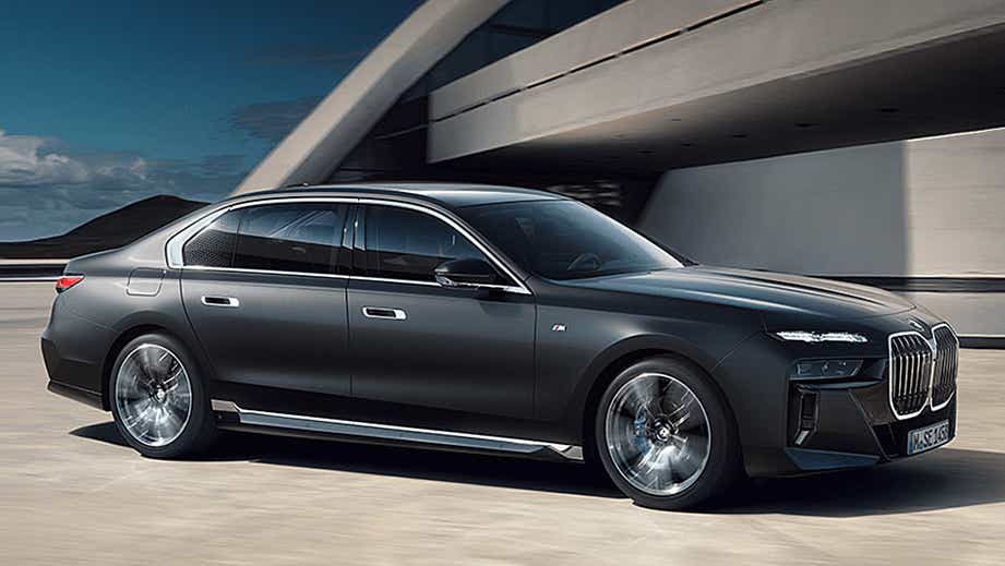 side view of a BMW 7 Series