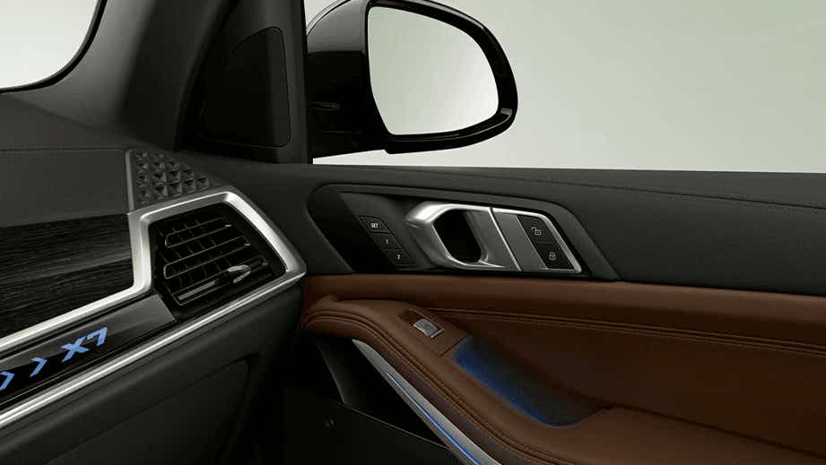 Interior front door panel of a BMW X7