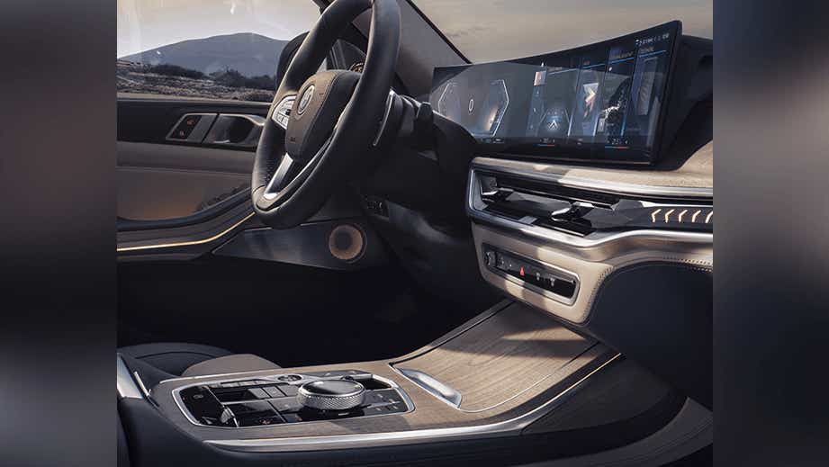 interior dashboard of a BMW X7