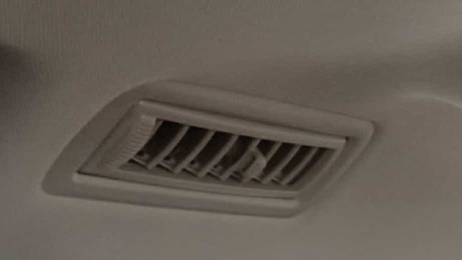 Close-up of overhead air vent in a BYD eMAX 7