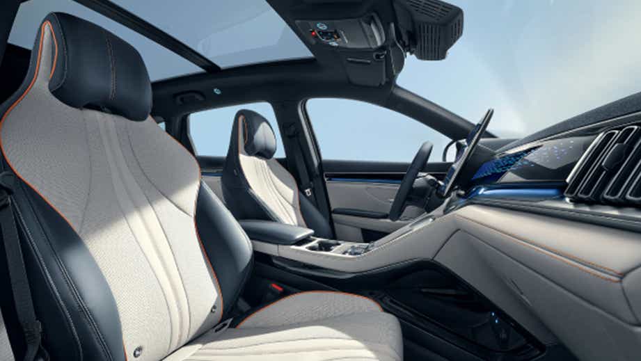 Front interior seats and dashboard of a BYD Seal U