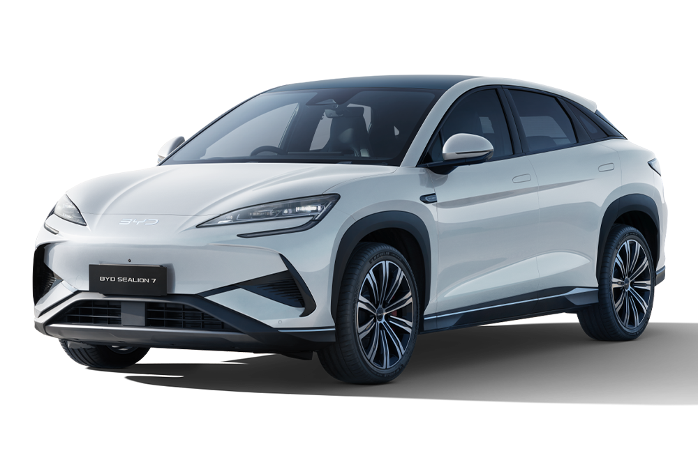 front three-quarter view of a Aurora White BYD Sealion 7