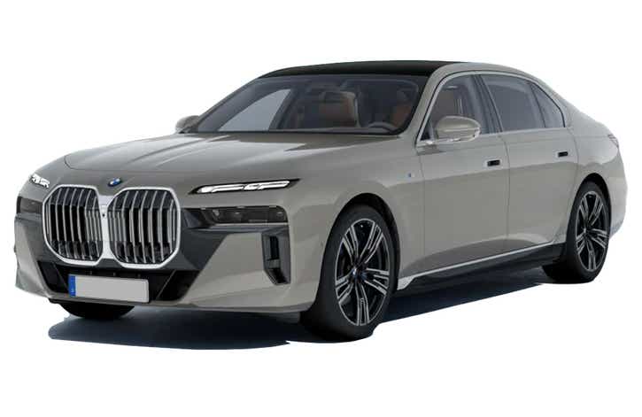 front three-quarter view of a BMW i7