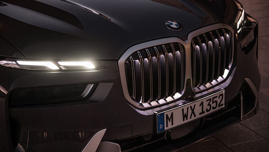 BMW X7 Exterior image 3