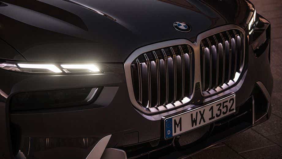 front grille and headlight close-up of a BMW X7