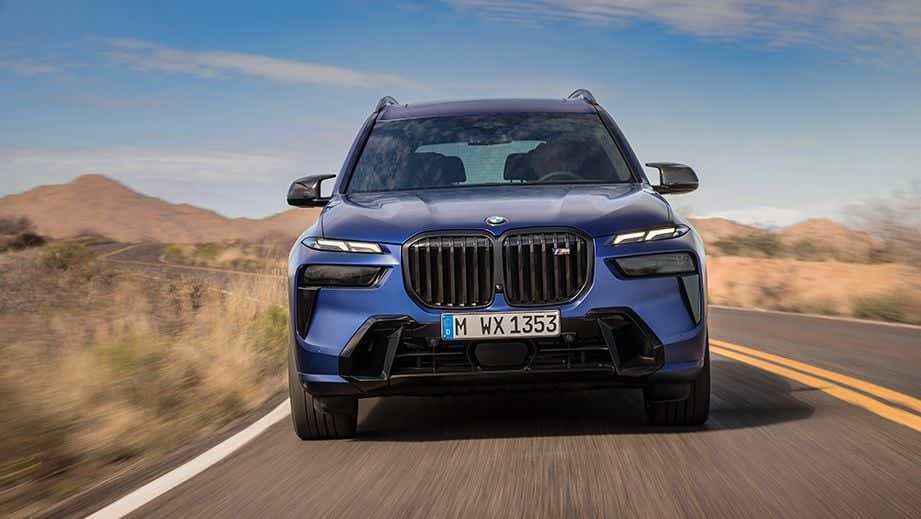 front view of a Tanzanite Blue Metallic BMW X7