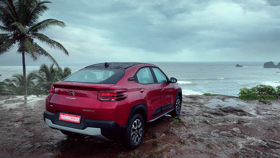 rear three-quarter of a Citroen Basalt