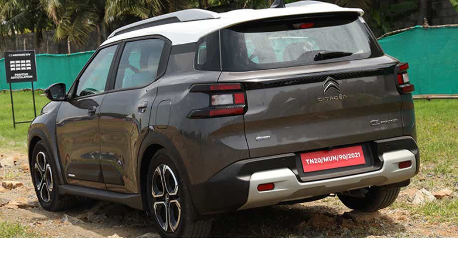 rear three-quarter of a Citroen Aircross