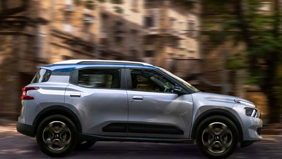 side view of a Citroen Aircross