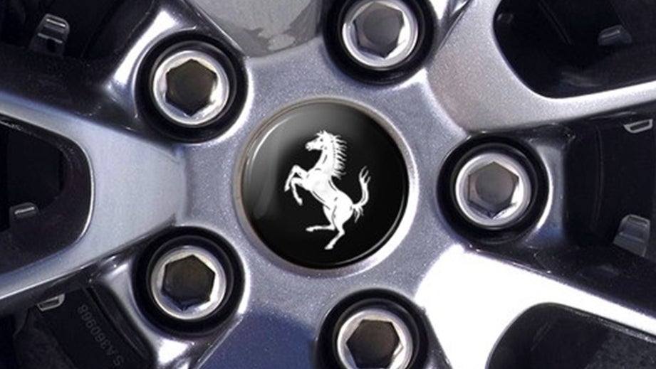 Close-up of wheel hub with logo on a Ferrari 812