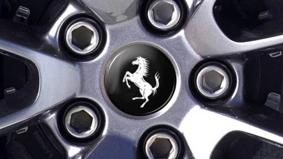 Close-up of wheel hub with logo on a Ferrari 812