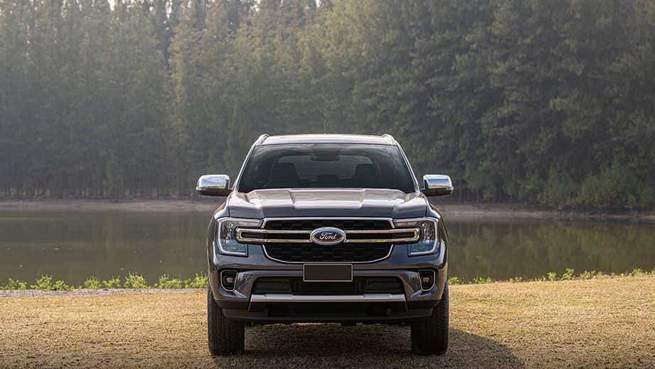 Front view of a Ford Everest