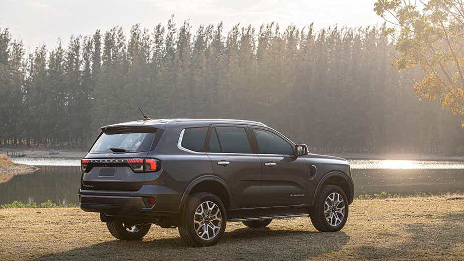 rear three-quarter view of a Equinox Bronze Ford Everest
