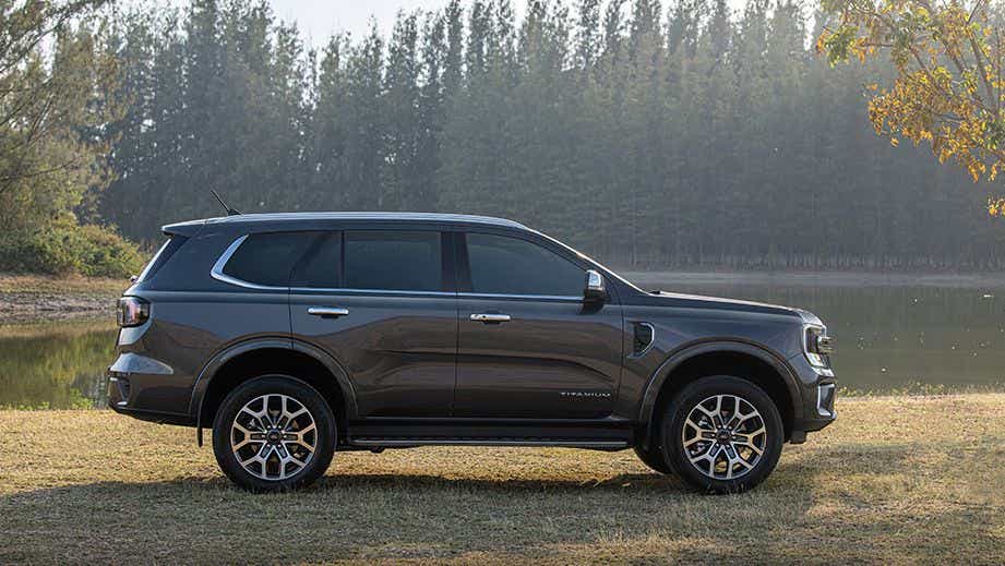 side view of a Ford Everest