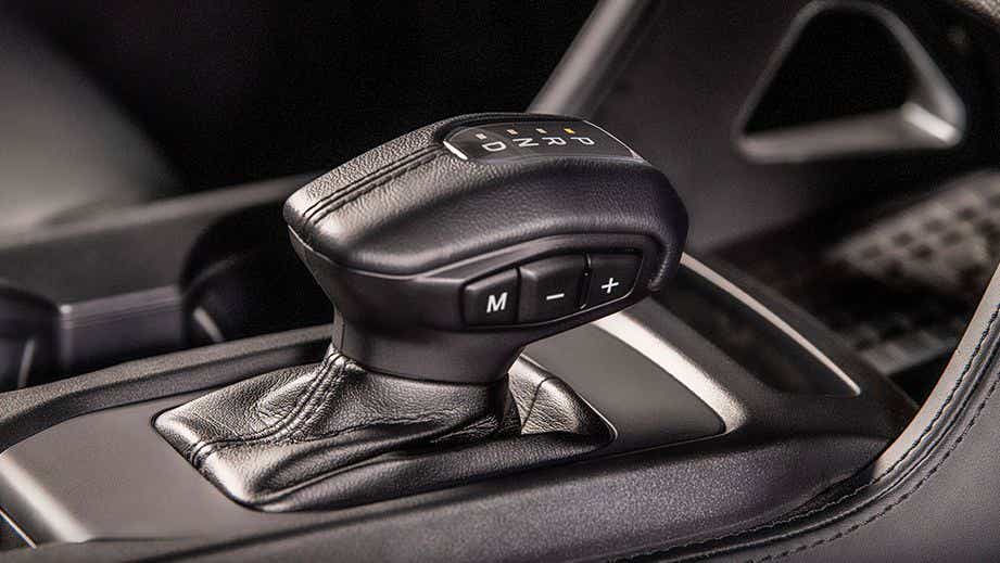 Gear shifter interior of a Ford Everest