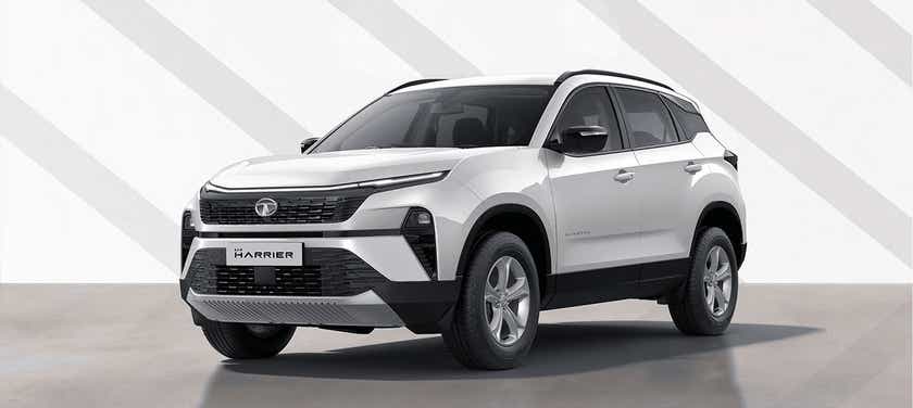 front three-quarter view of a Lunar White Tata Harrier