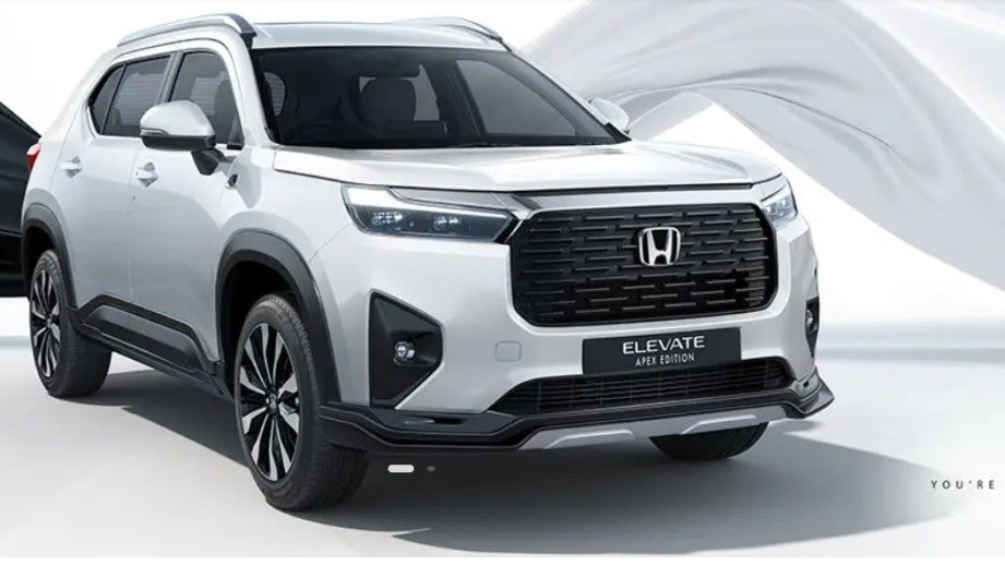 front three-quarter view of a Platinum White Pearl Honda Elevate Apex Edition