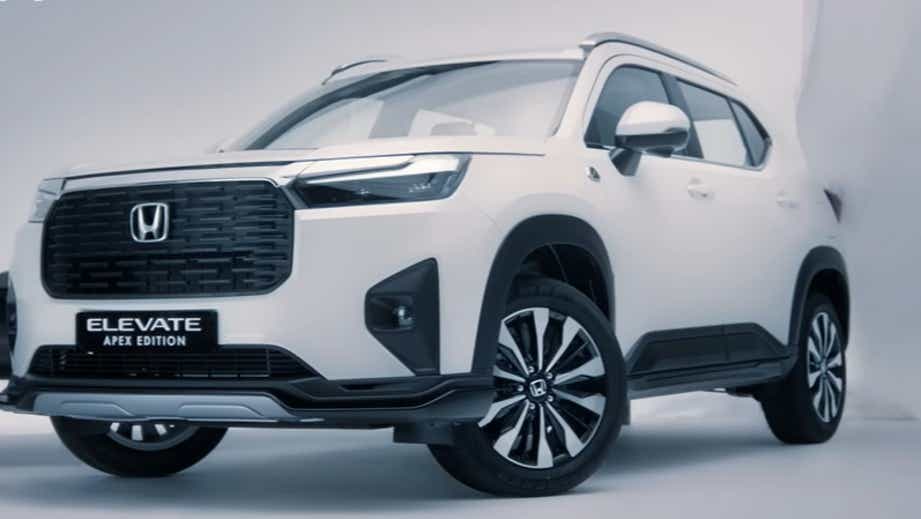 front three-quarter view of a Honda Elevate Apex Edition