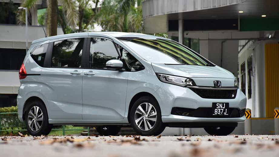 side view of a Honda Freed