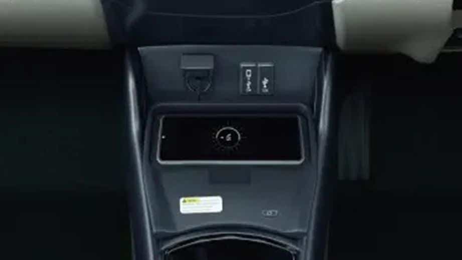 center console view of a Honda Amaze 2022-2023