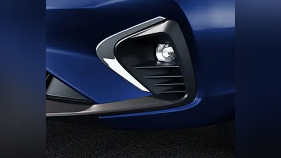 Front bumper fog lamp area of a Honda City