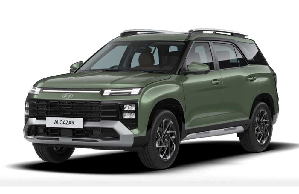 front three-quarter view of a Hyundai Alcazar